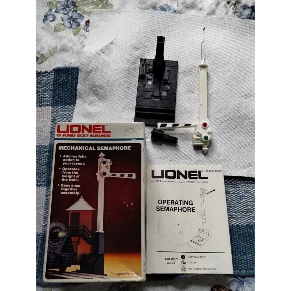 Vintage 1982 Lionel Mechanical Semaphore Good Used‎ condition With Box